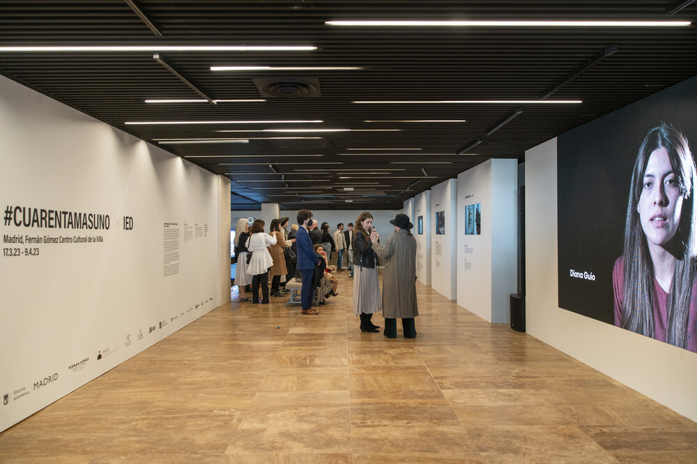 Inaugurada la exposición 40+1 de Roberto Verino, en la que participa alumnado del IED Madrid