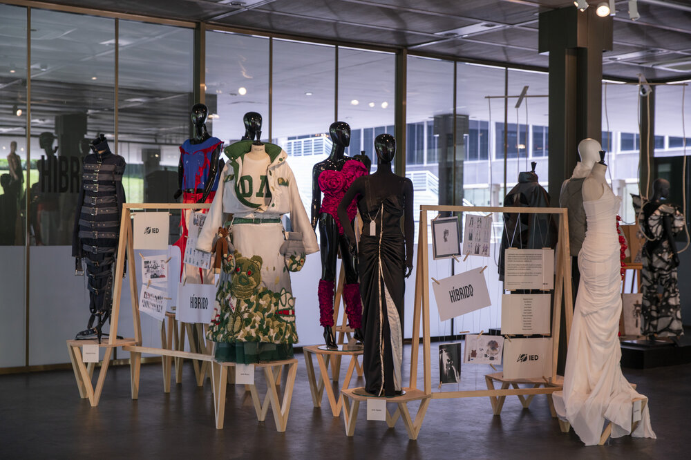 El alumnado del IED Madrid participa en la exposición del Mes de Diseño Emergente del Museo del Traje, CIPE