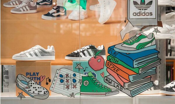 AW LAB cuenta con la creatividad del IED Madrid para el diseño gráfico de sus escaparates durante la temporada “Back to School”