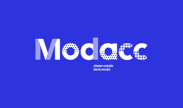 Letras del clúster MODACC escritas en mayúscual y en blanco con ilustraciones en su interior sobre un fondo azul