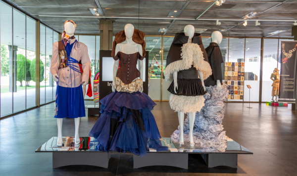 El pasado se viste de futuro: 100 años de moda en diálogo donde el traje regional se reinventa con una mirada contemporánea